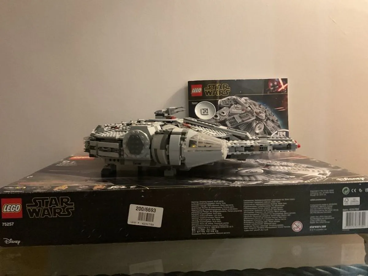 Lego Star-wars Millennium Falcon - Image 4