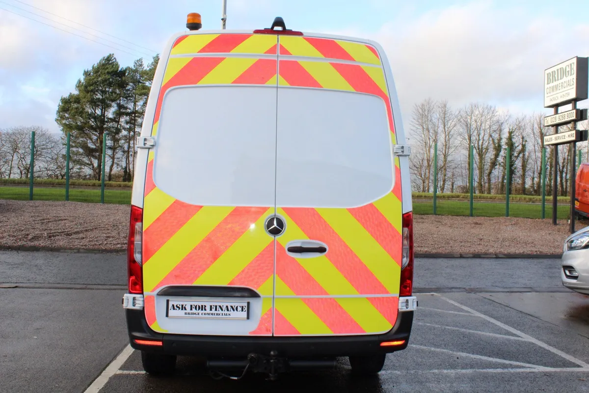 2021 Mercedes-Benz Sprinter 315 L2H2 7000kgs - Image 3