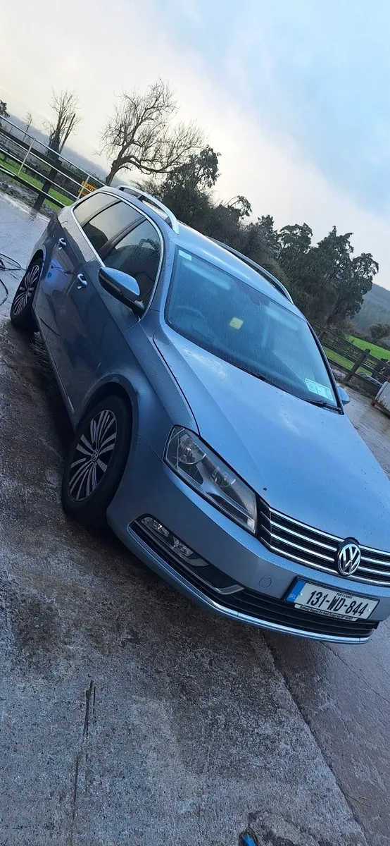Volkswagen Passat 2013 - Image 2