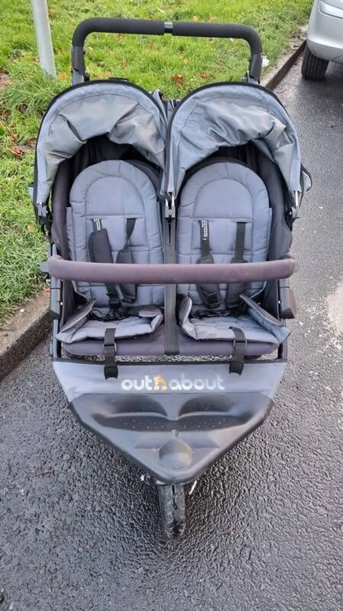 Out and about double buggy - Image 4