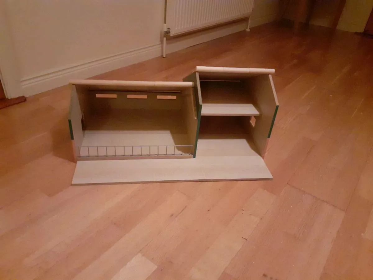 Toy farm shed for sale - Image 2