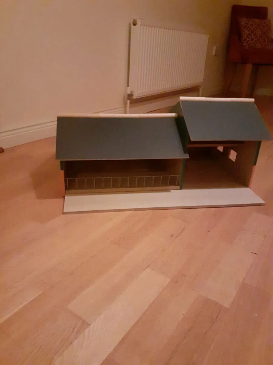 Toy farm shed for sale - Image 3