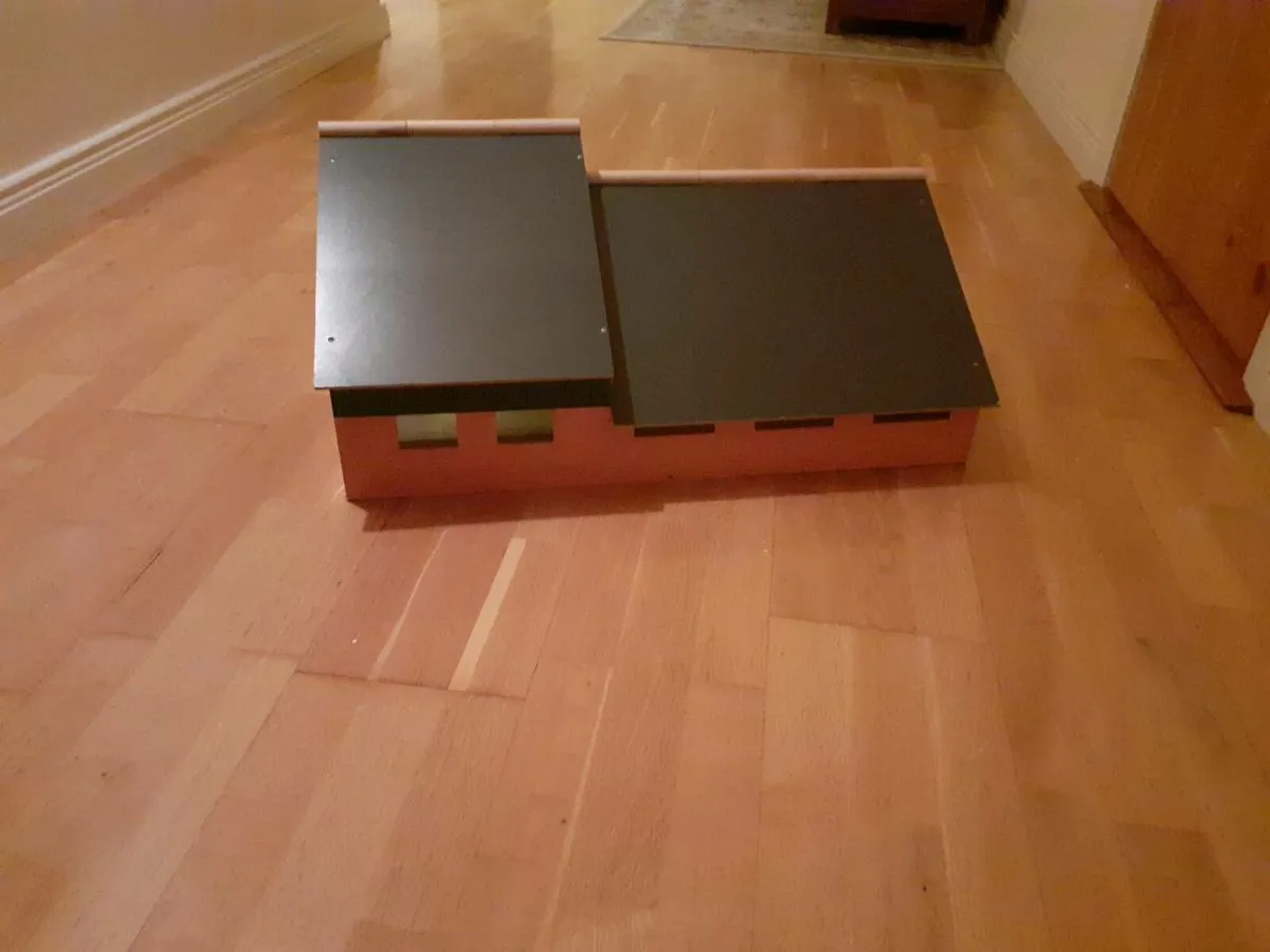 Toy farm shed for sale - Image 4