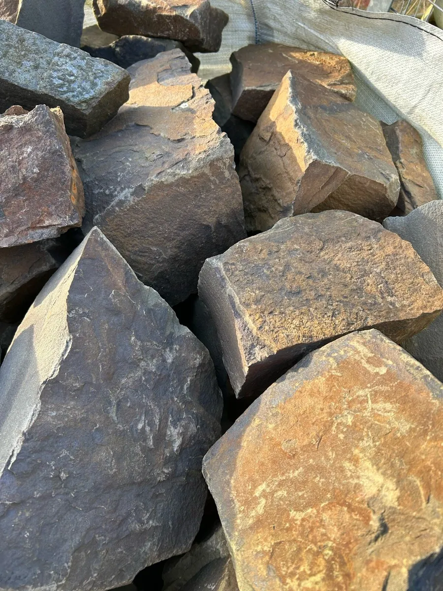 Building stone - Image 1