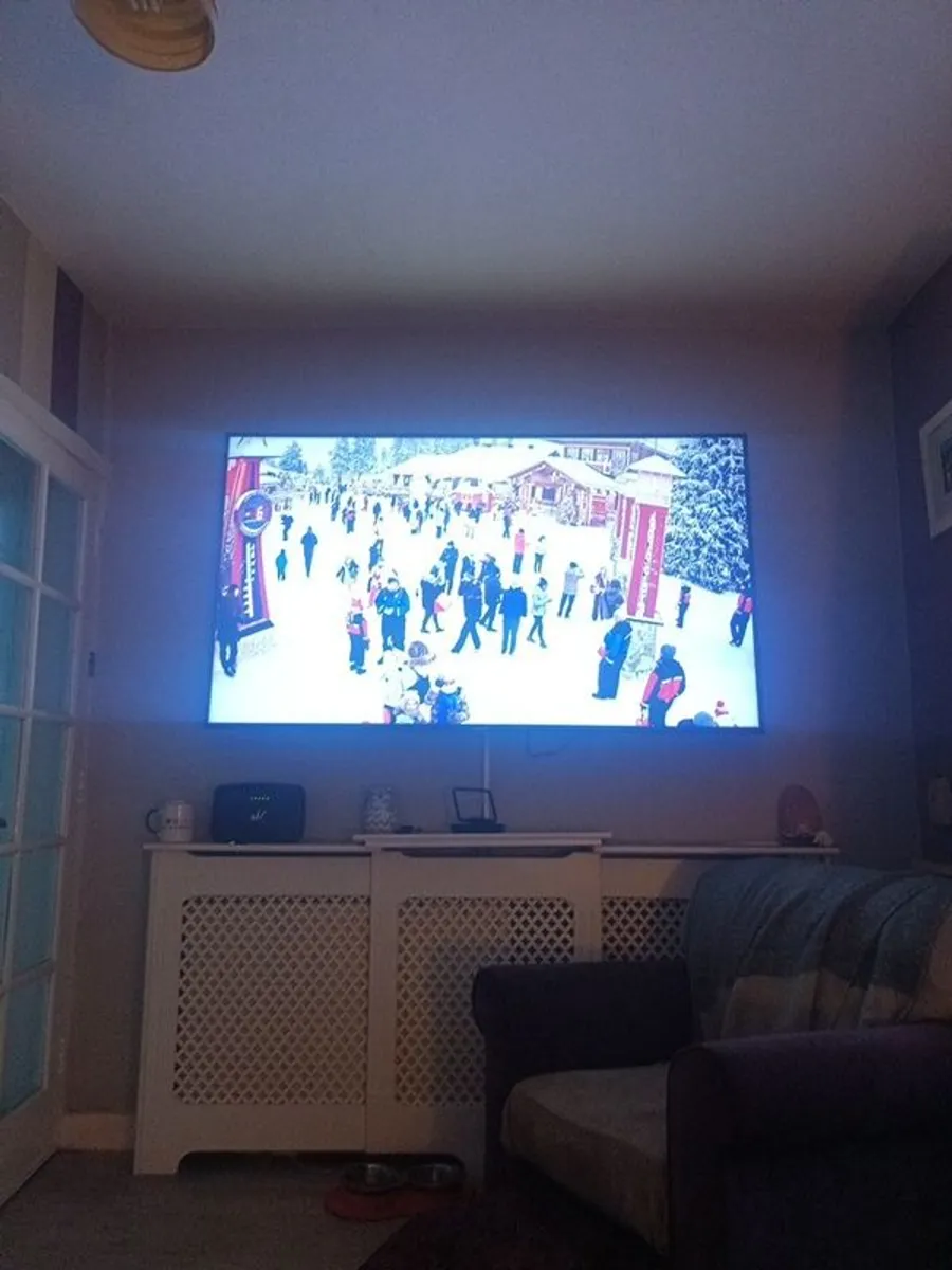 Samsung Smart 75in TV - Image 1