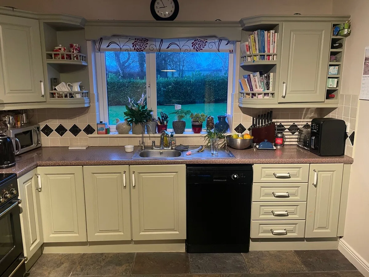 Kitchen & accessories - Image 2