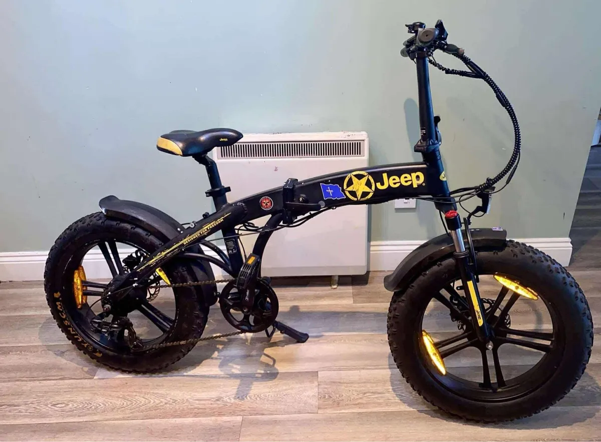 E-Bike foldable bike excellent condition & charger - Image 1