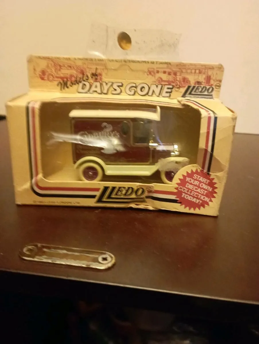 CADBURYS DAY'S GONE BY LLEDO DIE-CAST MODLES - Image 3