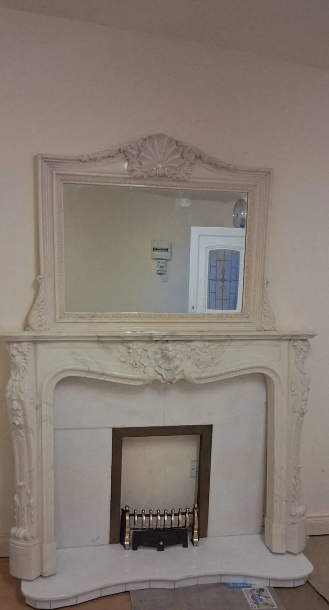BEAUTIFUL MARBLE FIRE PLACE WITH MATCHING MIRROR. - Image 2