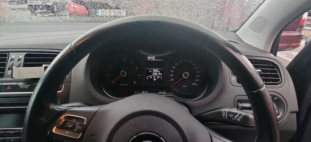 Volkswagen polo - Image 2