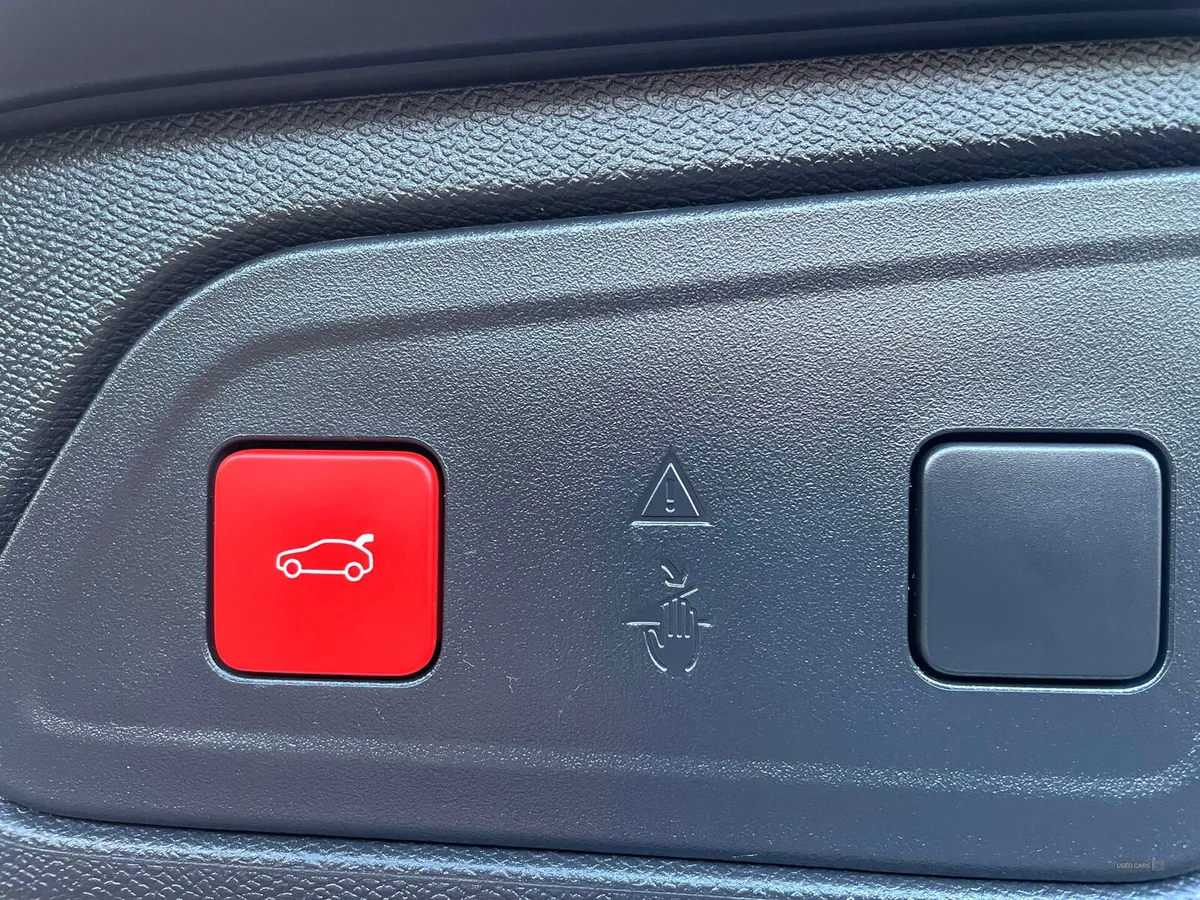 Citroen C5 Aircross DIESEL HATCHBACK - Image 4