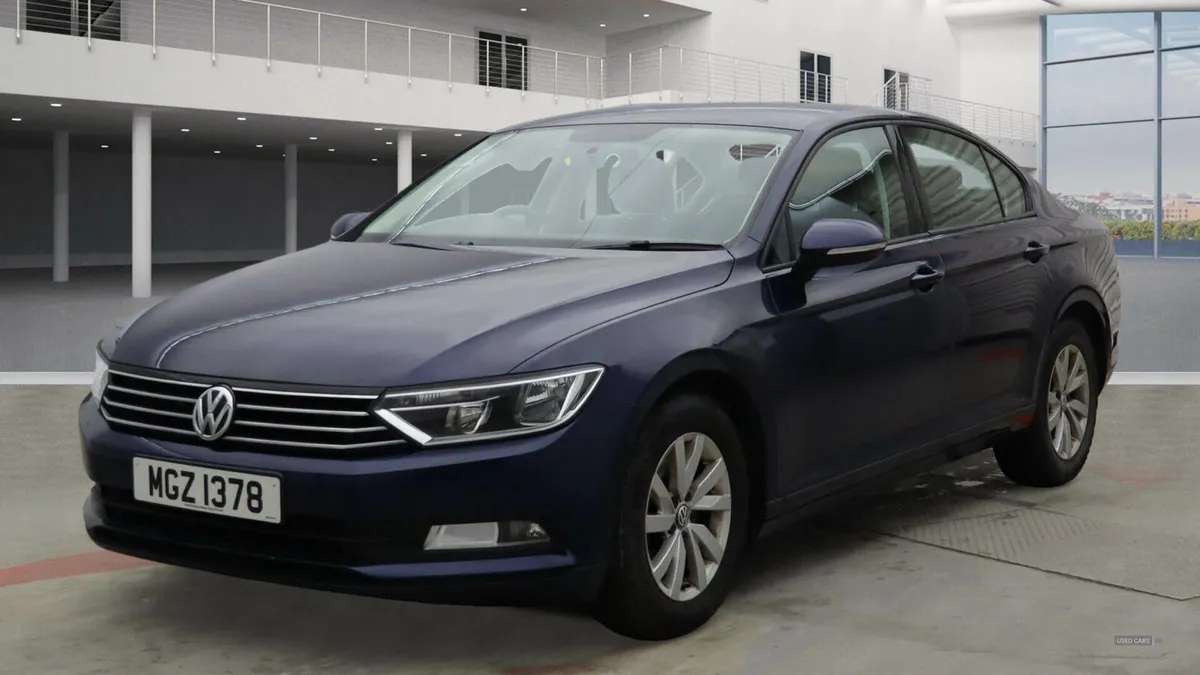 Volkswagen Passat DIESEL SALOON - Image 2