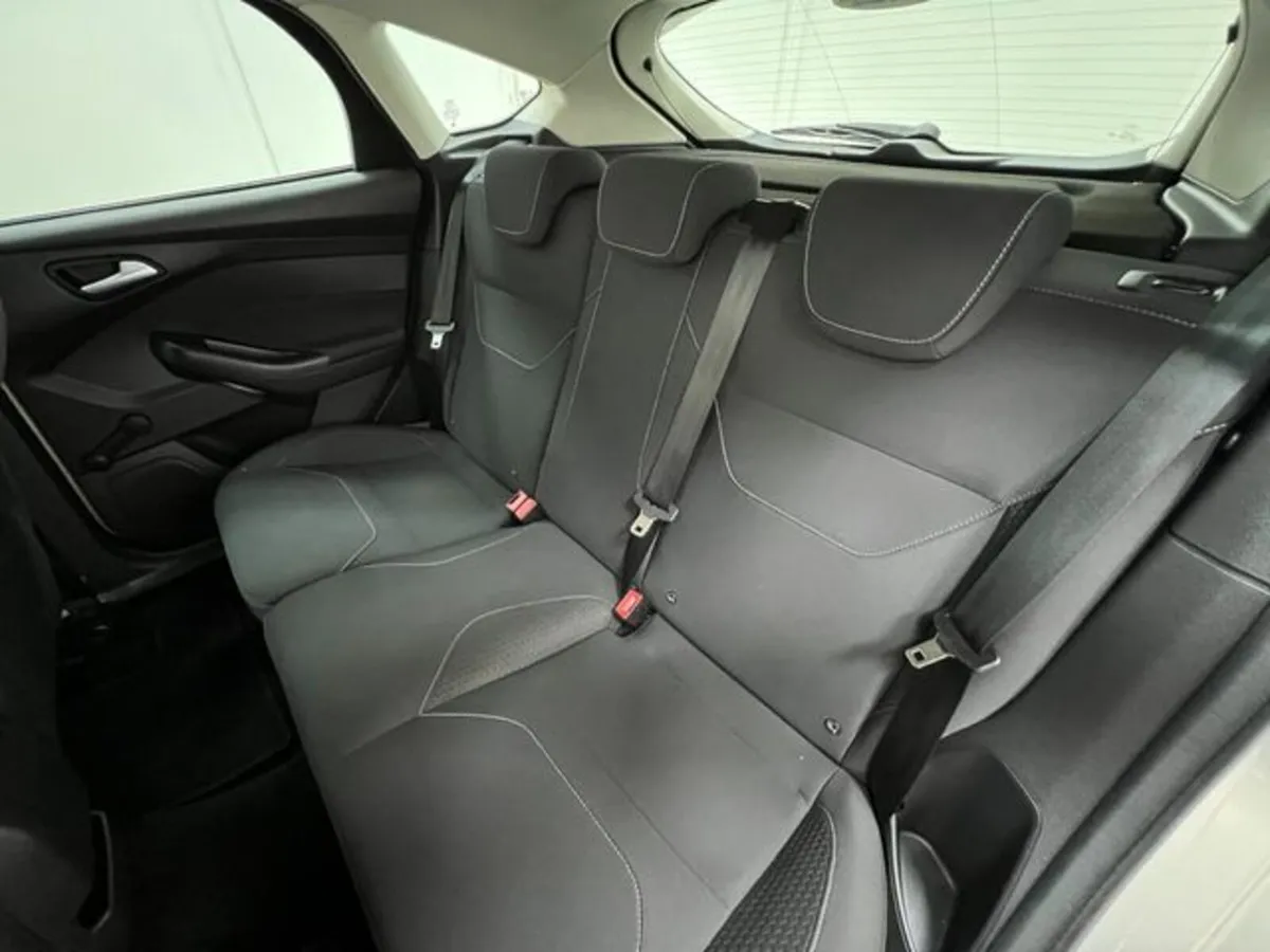 Ford Focus Ford Focus 1.5TD Manual Diesel - Image 4