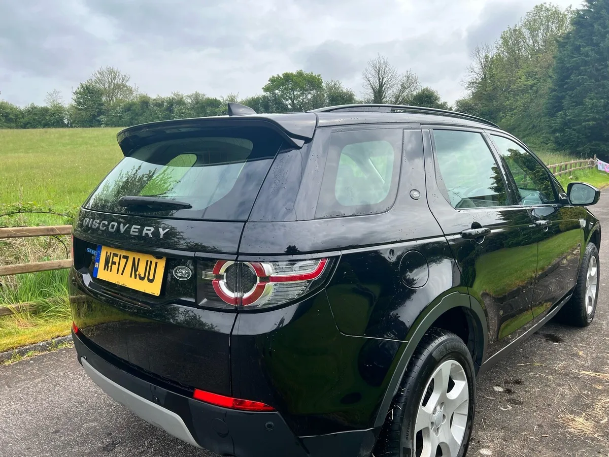 2017 Land Rover Discovery sport HSE - Image 2