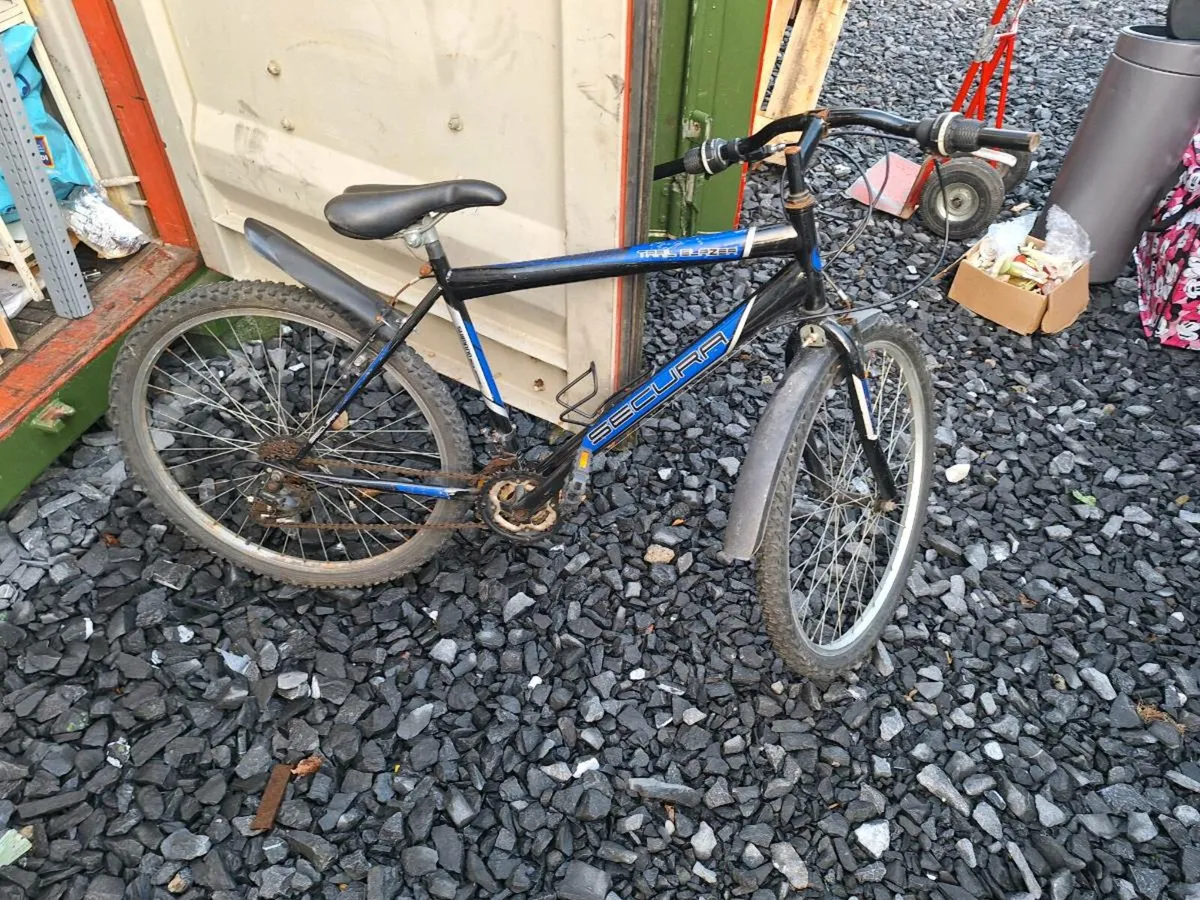 5 bikes FOR PARTS or REPAIR (DELIVERY) - Image 4