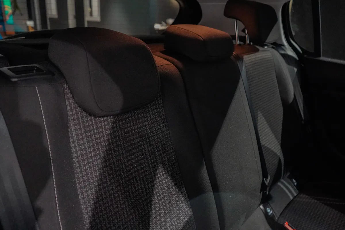 2020 Peugeot 308 Active 1.5 BlueHDi 100bhp - Image 2