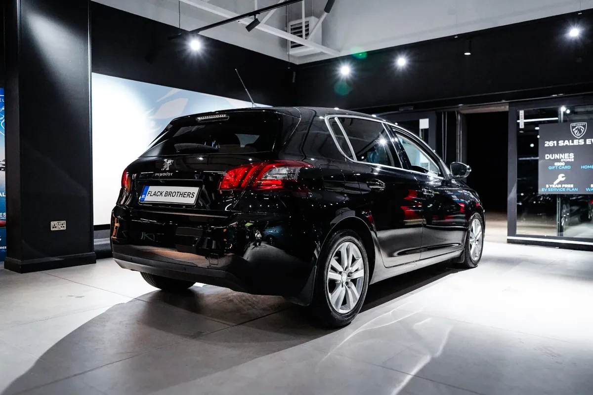 2020 Peugeot 308 Active 1.5 BlueHDi 100bhp - Image 3