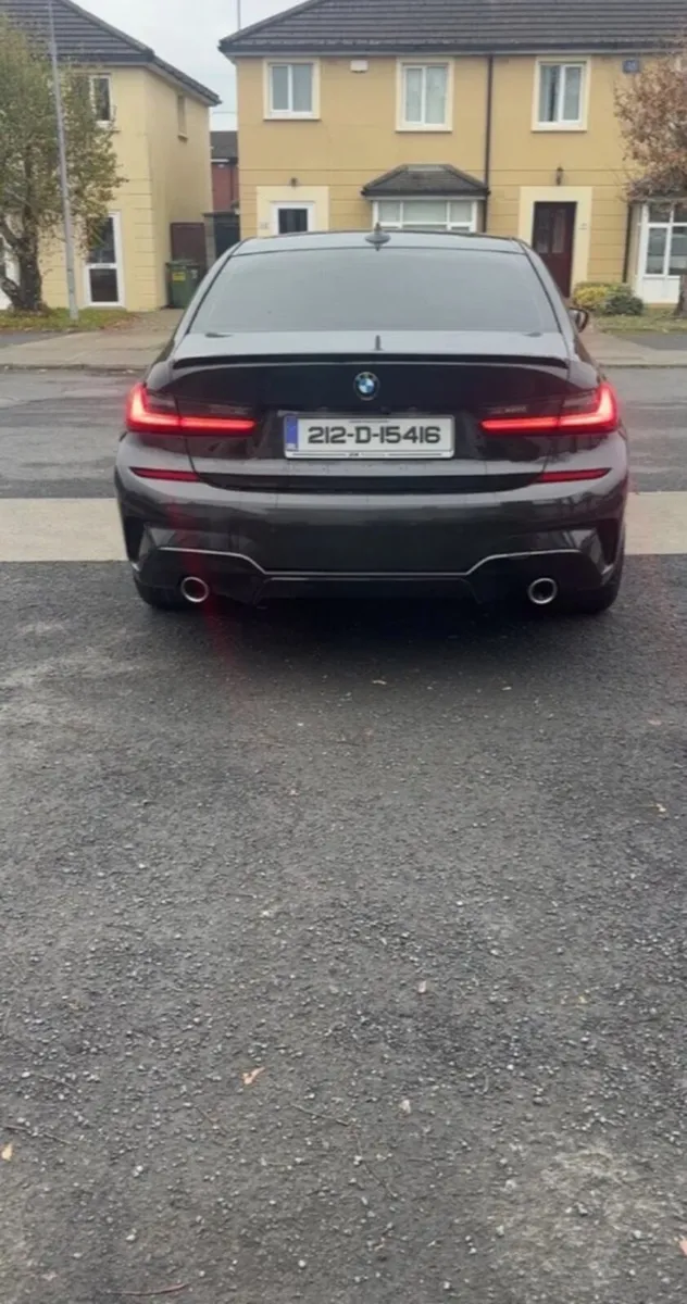 BMW 3-Series 2021 - Image 2