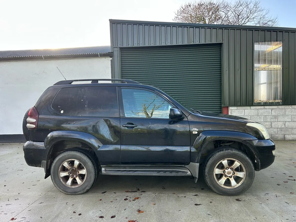 2006 Toyota Land Cruiser - Image 2