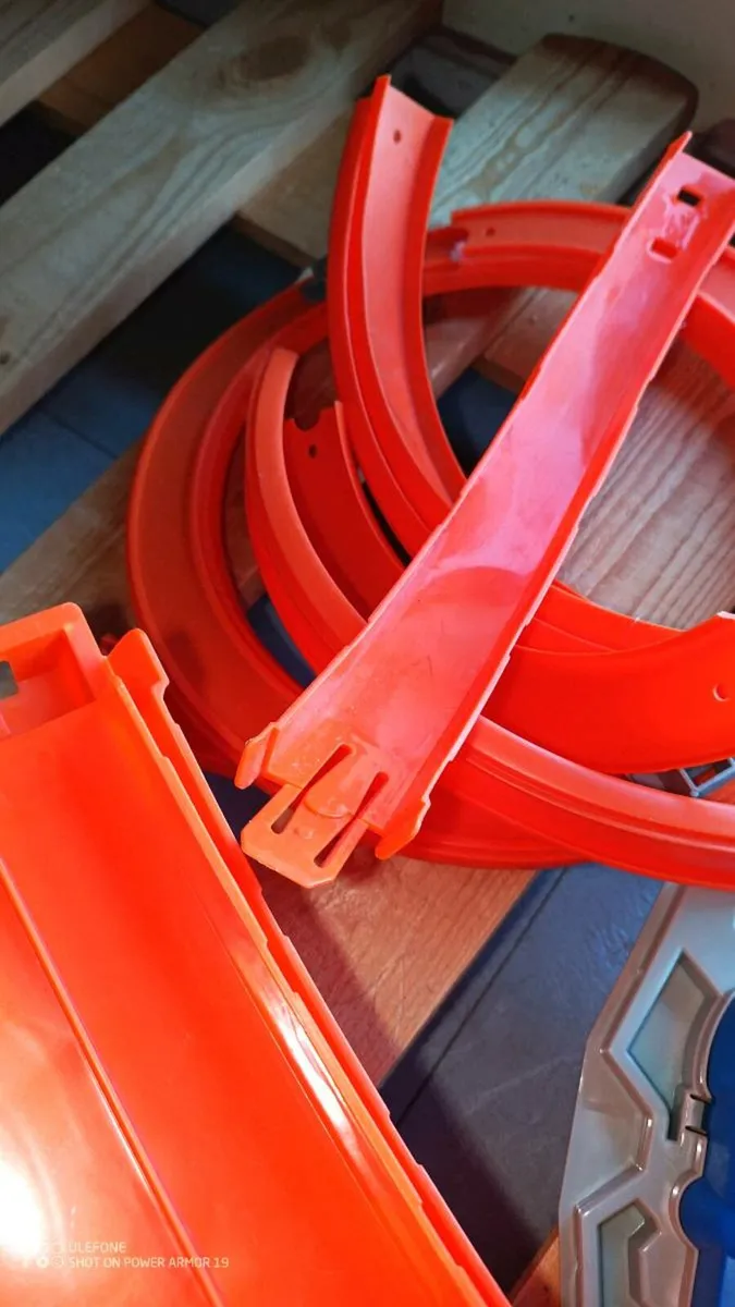 Hot Wheels track sets - Image 4