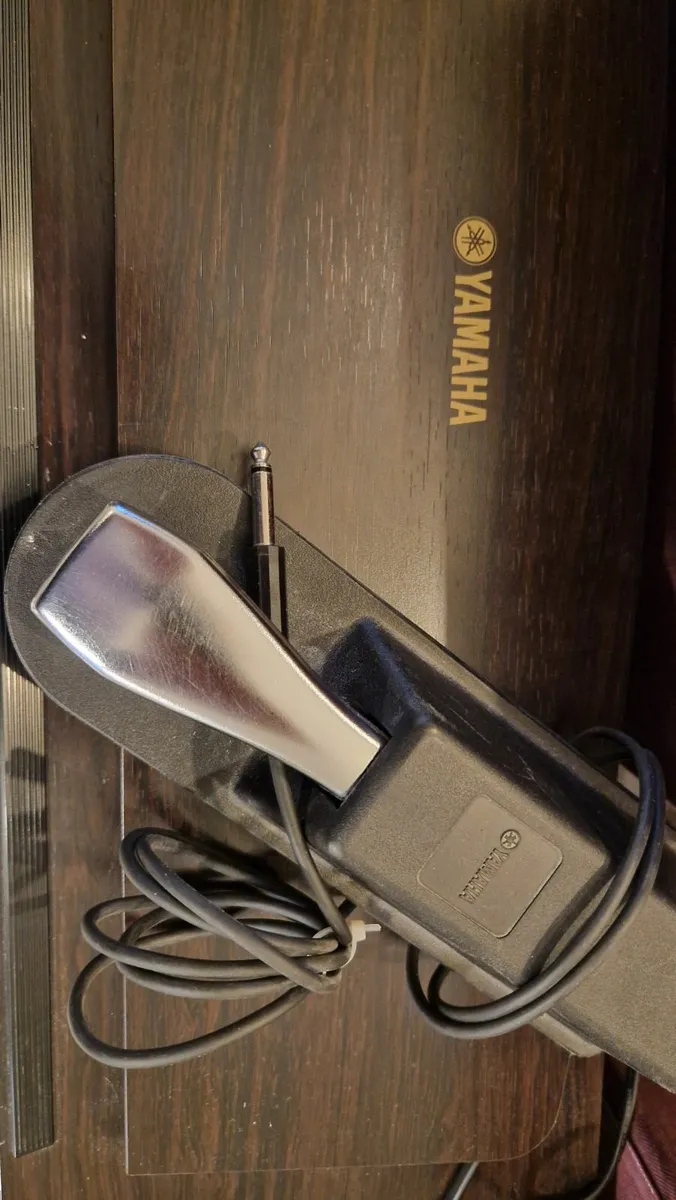 Yamaha electric piano - Image 3