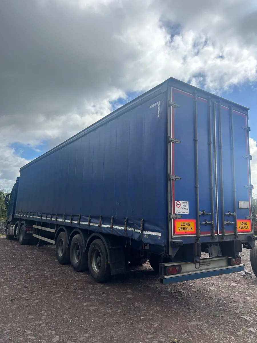 Curtainsider - Image 3