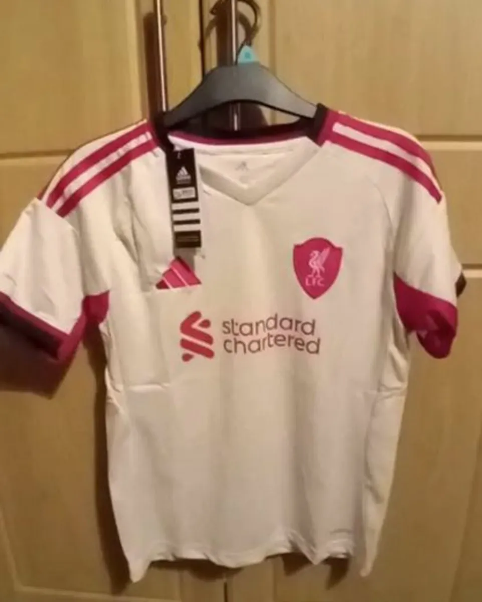 Liverpool Jersey away Kids25/26 Size 26 Age 10-12 - Image 1