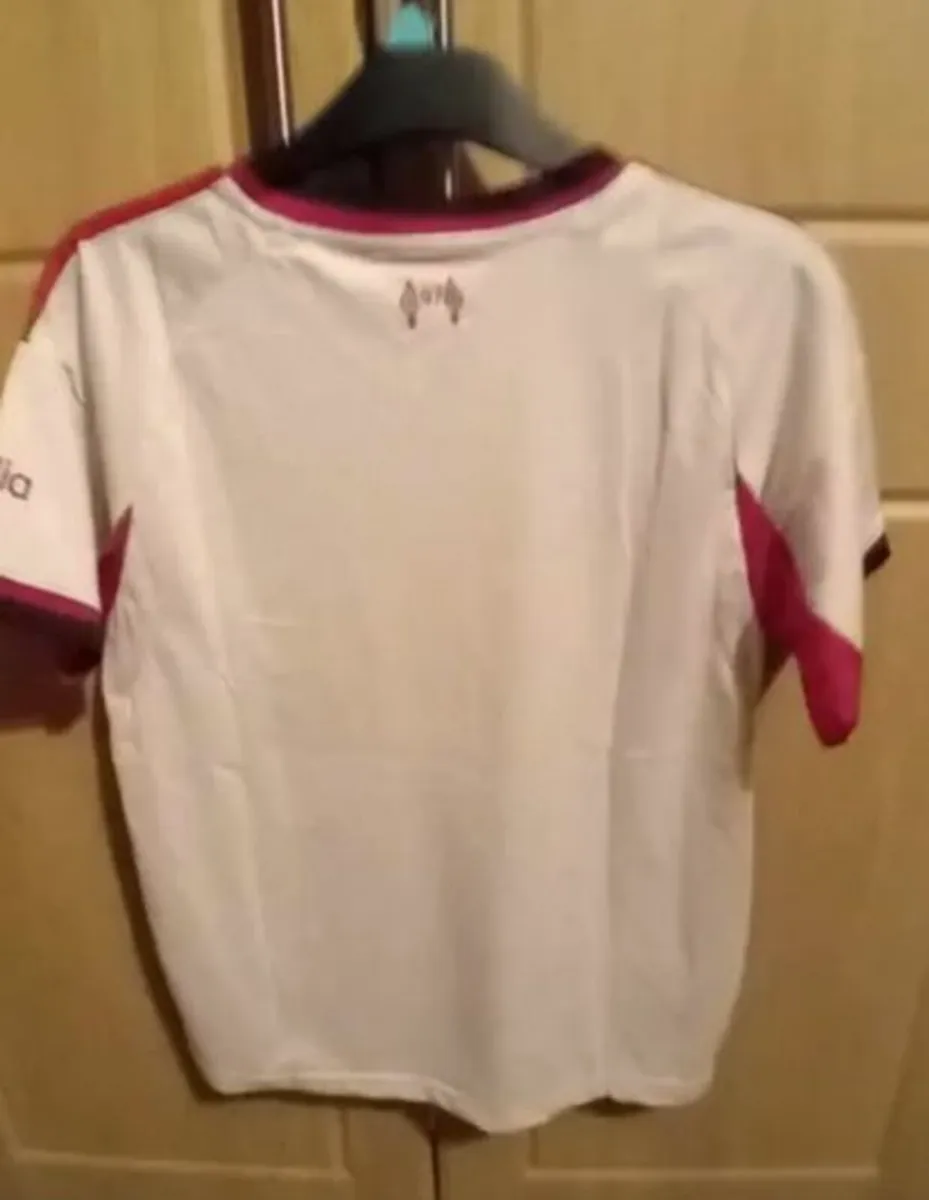 Liverpool Jersey away Kids25/26 Size 26 Age 10-12 - Image 2