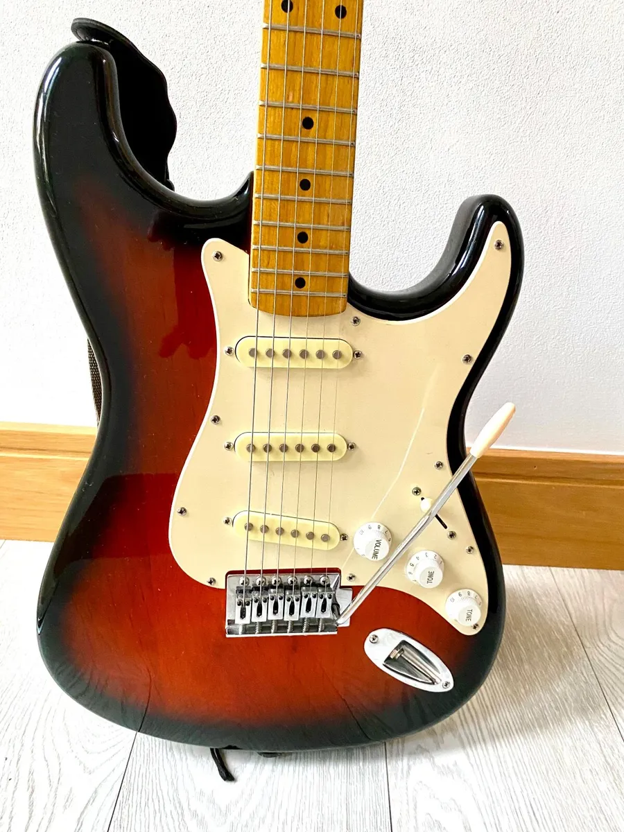 Electric guitar - Image 3