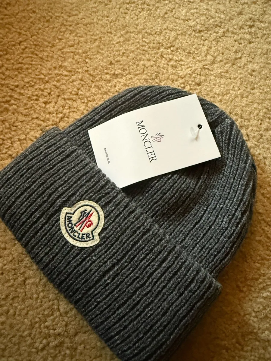 Grey Moncler beanie - Image 1