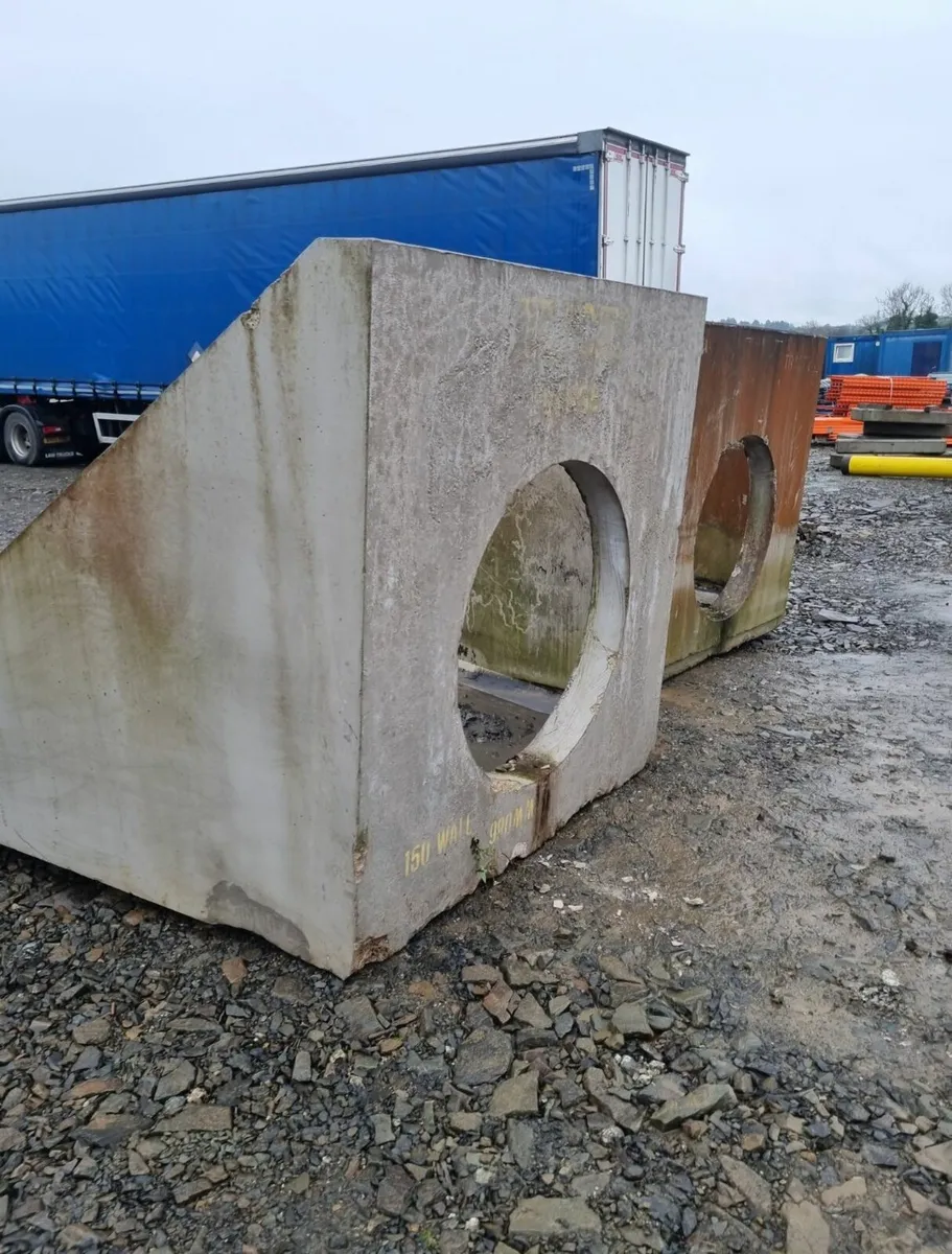 Concrete head walls - Image 4