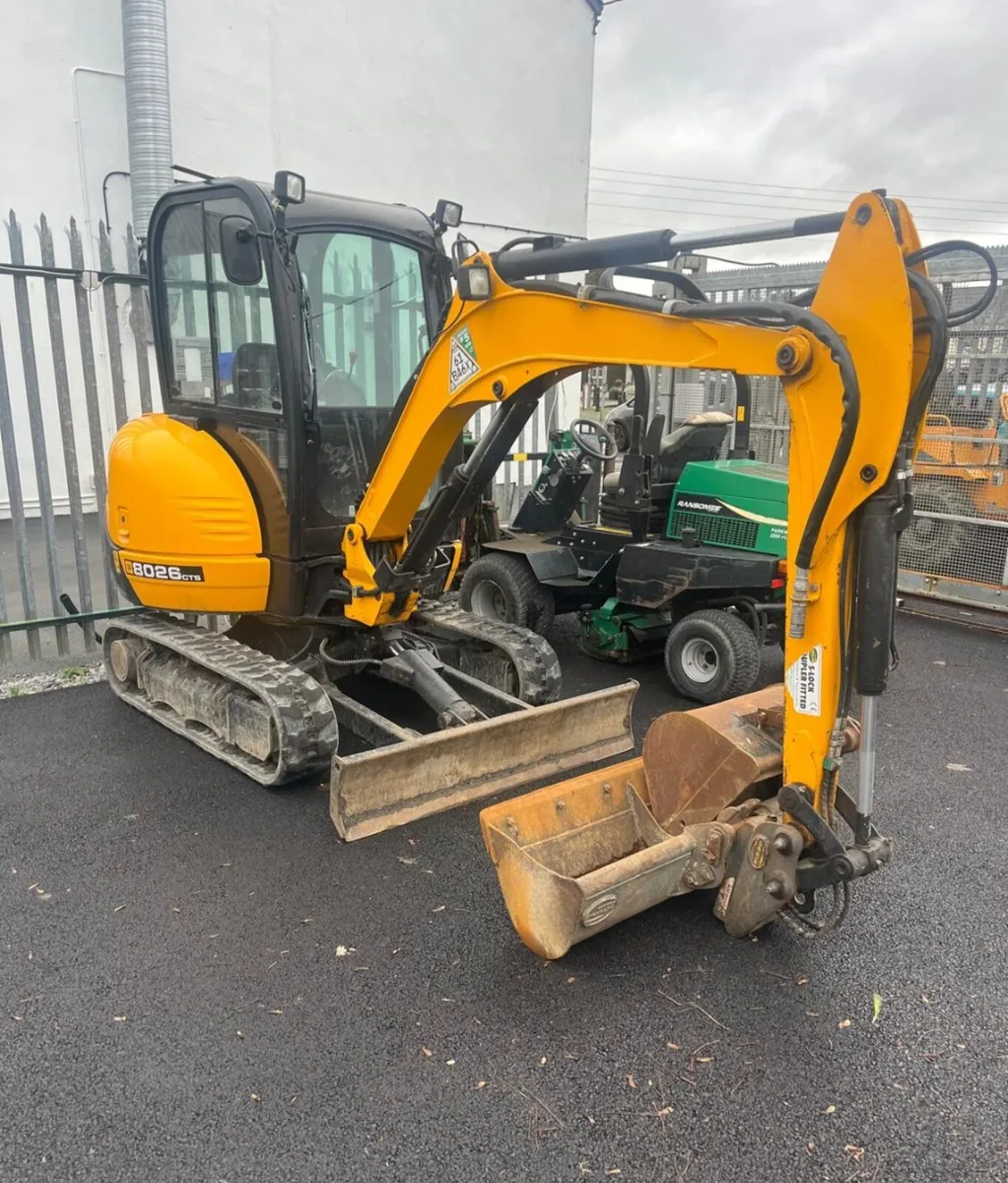 JCB Digger 2021 - Image 1
