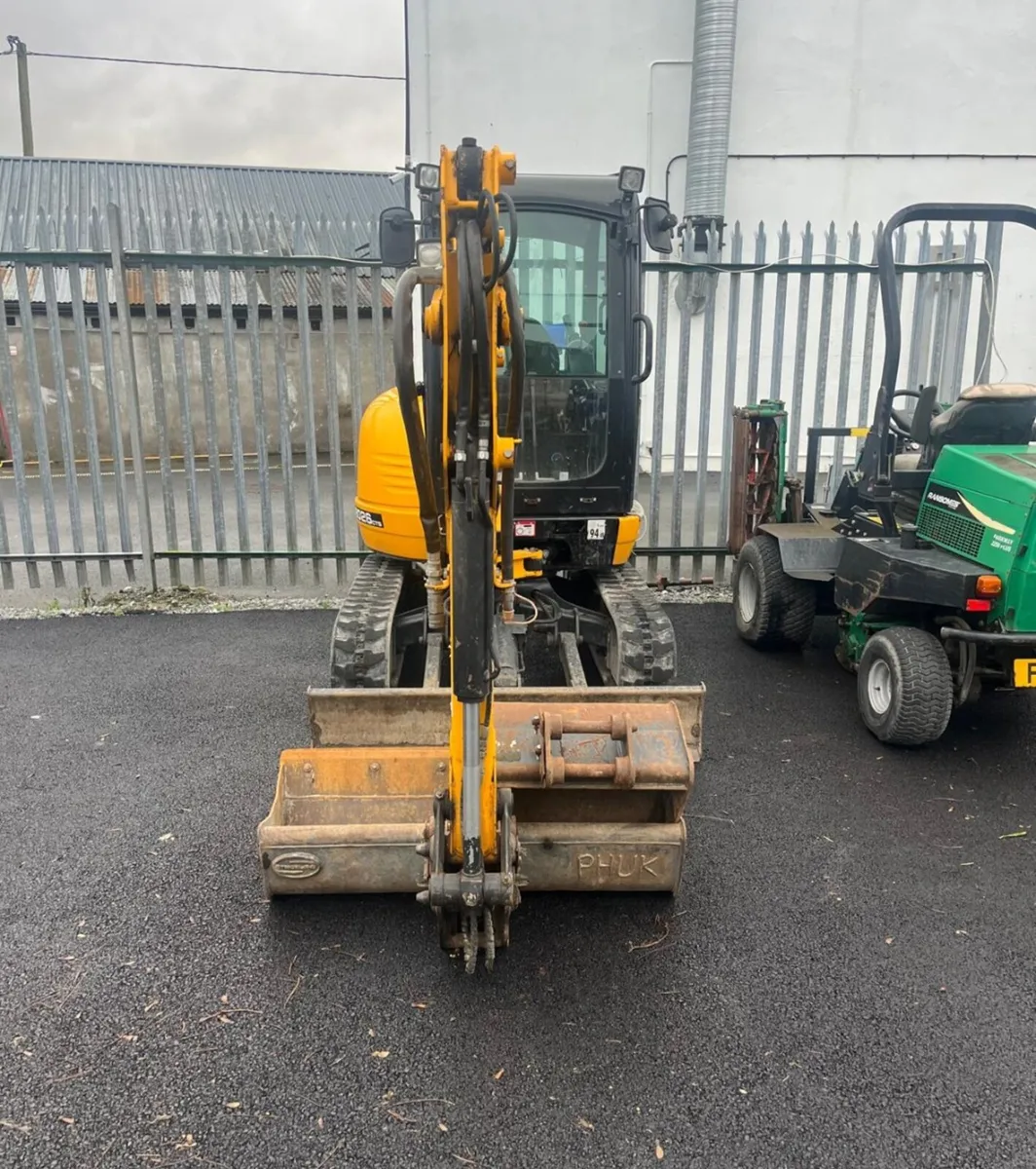 JCB Digger 2021 - Image 2