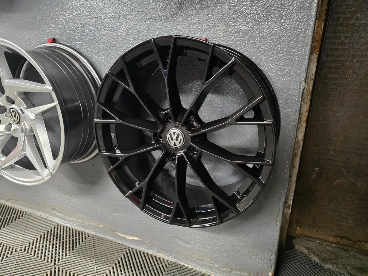 18" Volkswagen Golf R Style