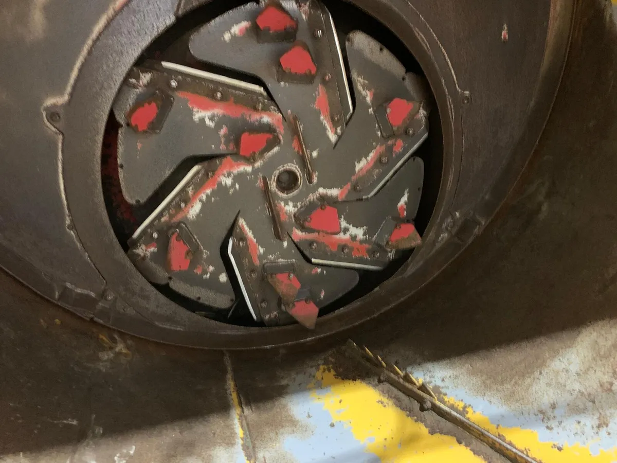 TEAGLE 4040 SILAGE/STRAW BALE SHREDDER - Image 3