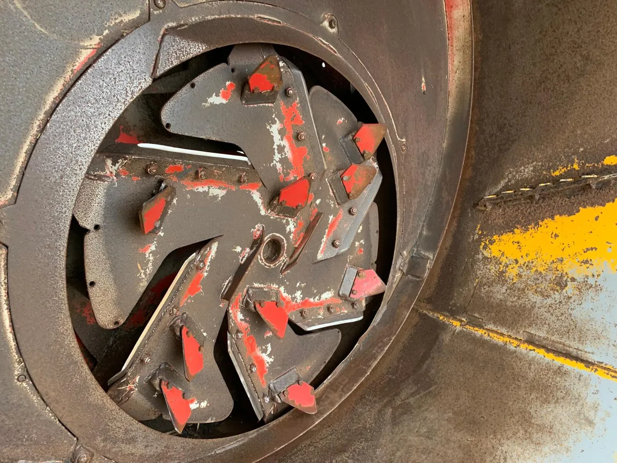 TEAGLE 4040 SILAGE/STRAW BALE SHREDDER - Image 4