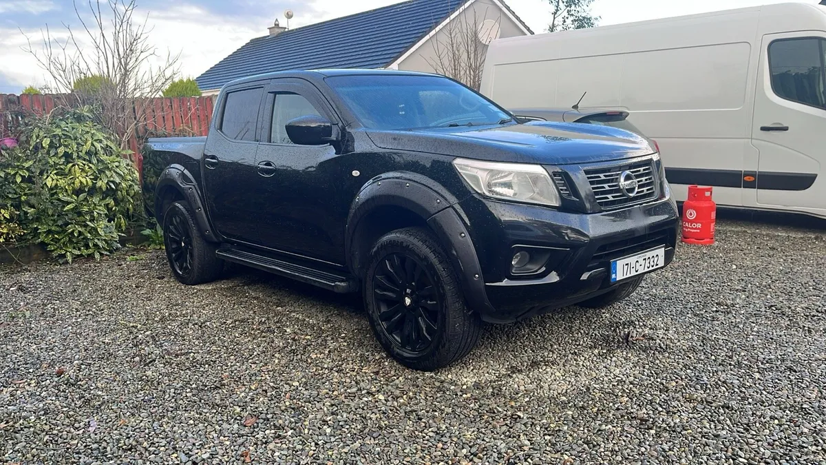 Nissan navara 2.3  2017 - Image 1