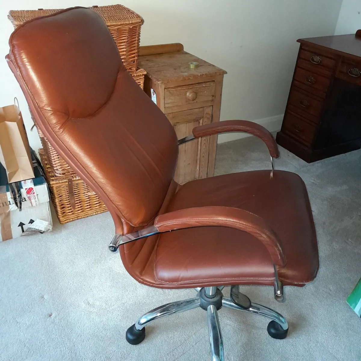 Office Chair - Image 4