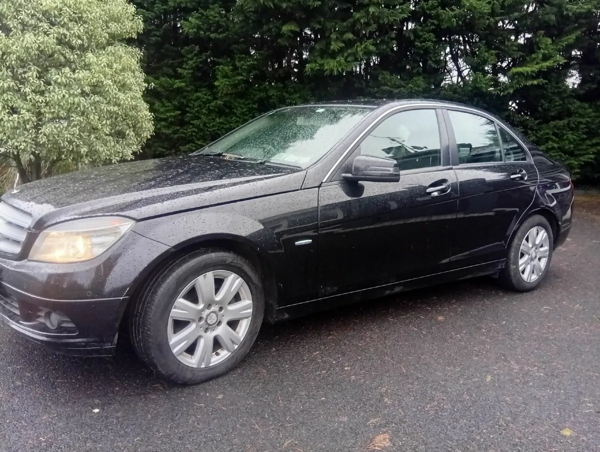Mercedes-Benz C-Class 2010 Nct 11/26 - Image 2