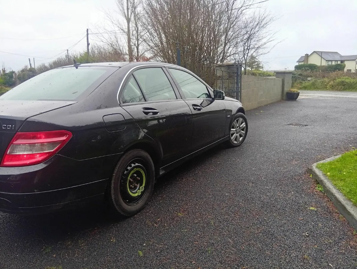 Mercedes-Benz C-Class 2010 Nct 11/26 - Image 3