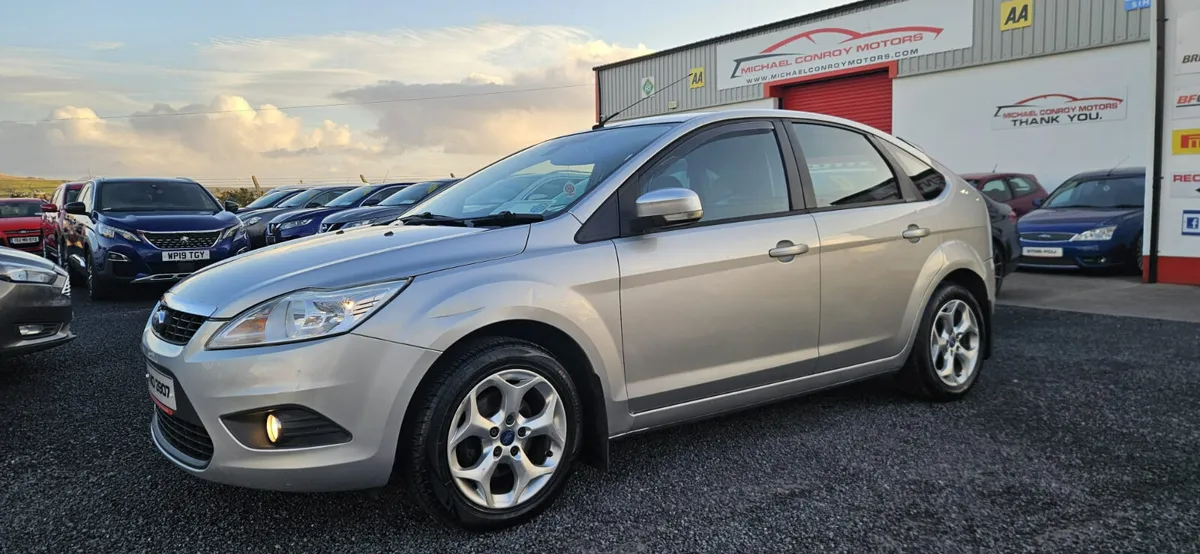 Ford Focus 2011 - Image 2