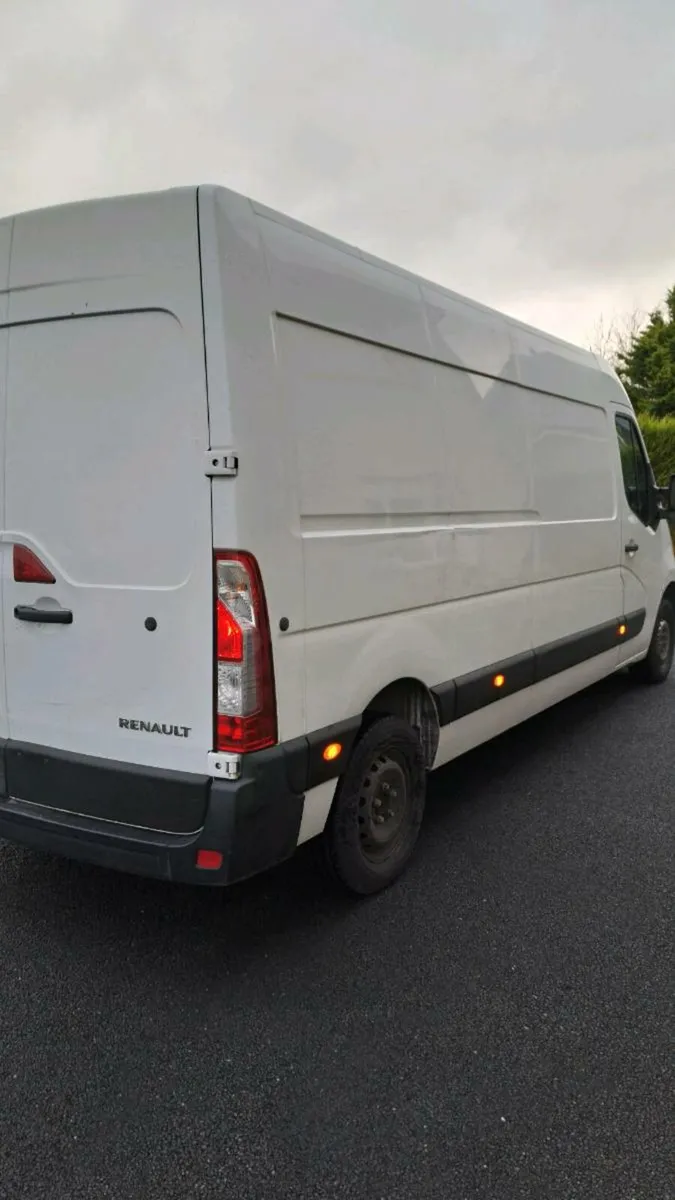 Renault Master - Image 2