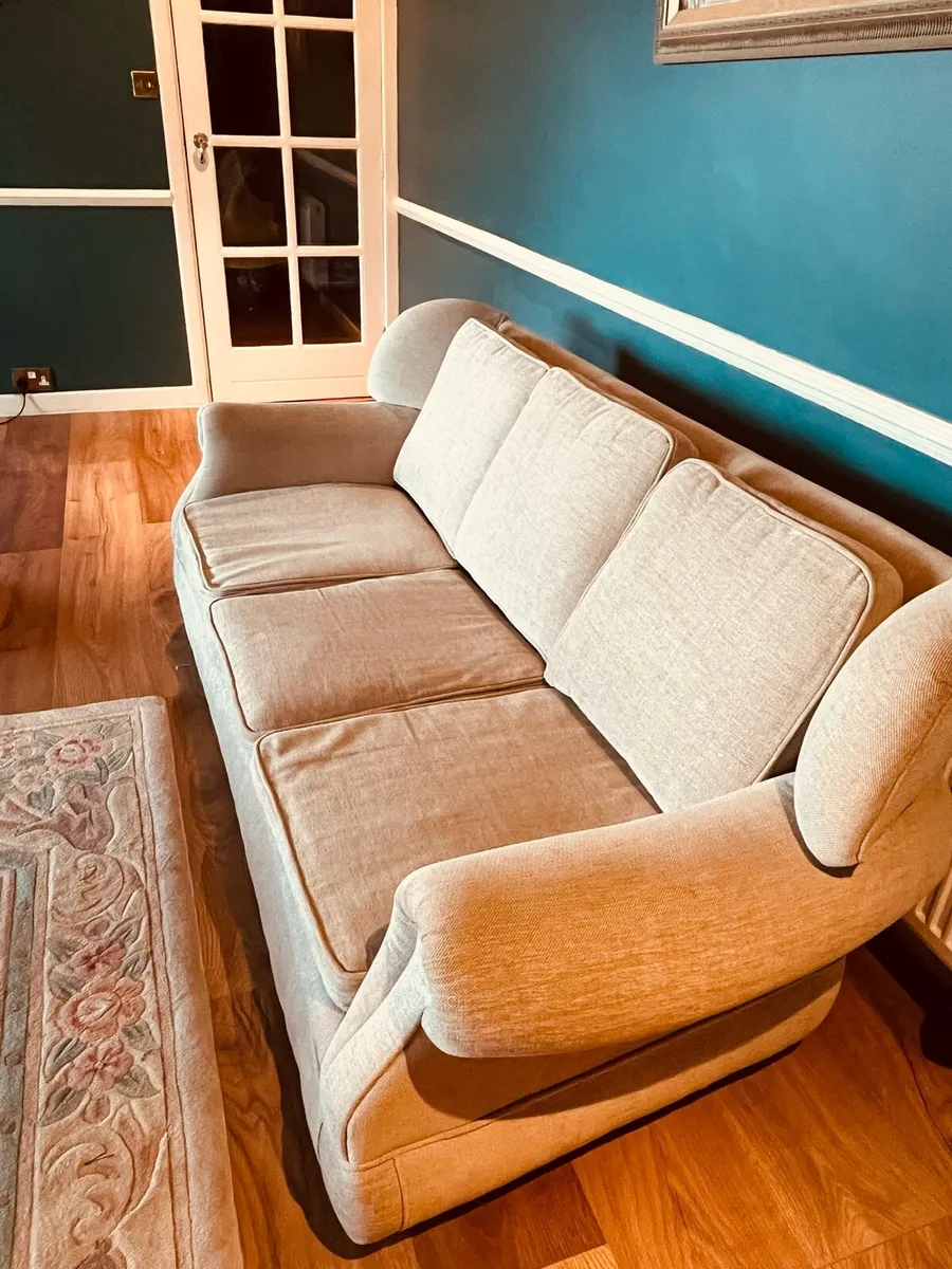 3&2 seater sofa and 1 armchair. - Image 2