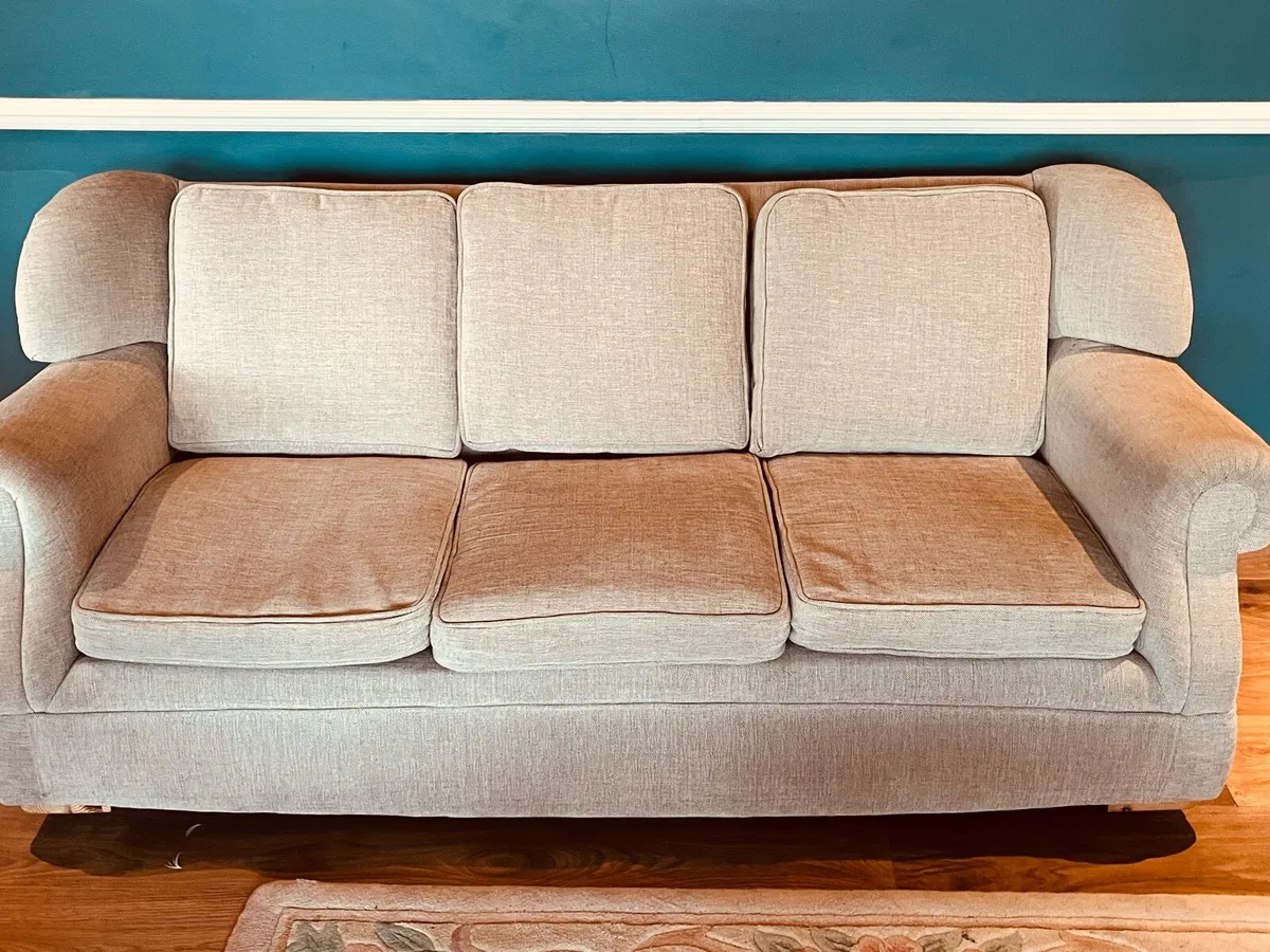 3&2 seater sofa and 1 armchair. - Image 3