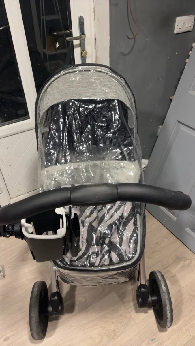 Venti travel system - Image 1