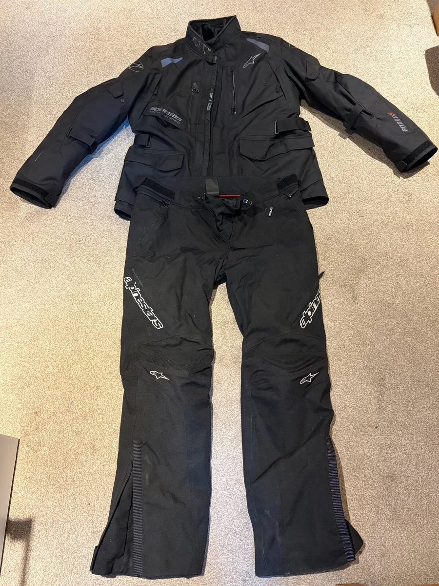 Motorbike suit & boots - Image 1