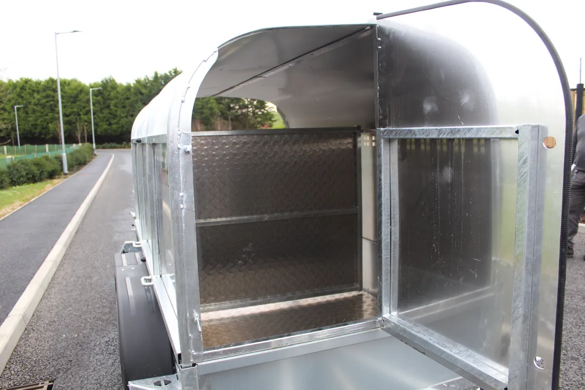 Low Livetsock ( Removable Canopy) - Image 4