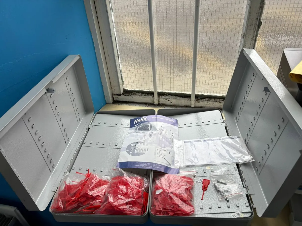 Double Key Cabinet - £25 + VAT - Image 4