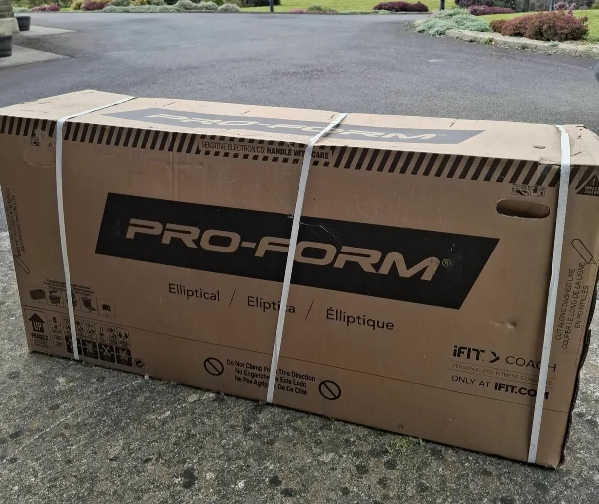 Proform Elliptical Cross Trainer - 525 CSE+ - Image 1