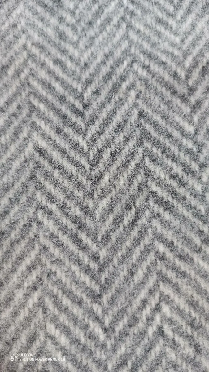 Merino Wool Cashmere Throw - Image 4